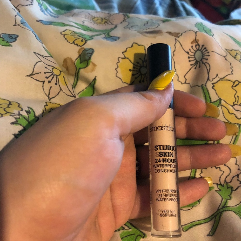 Smashbox concealer in fair